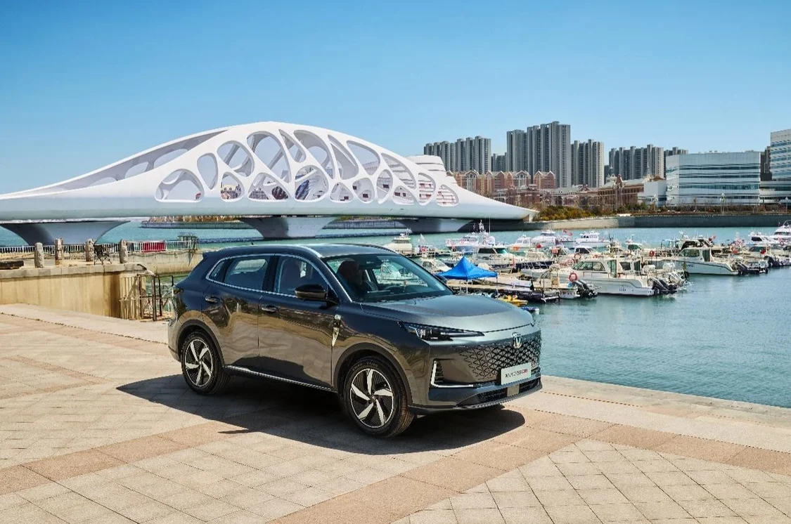 新款長(zhǎng)安CS55PLUS升級(jí)500Bar超高壓直噴發(fā)動(dòng)機(jī) 補(bǔ)貼后售價(jià)6.79萬(wàn)元起